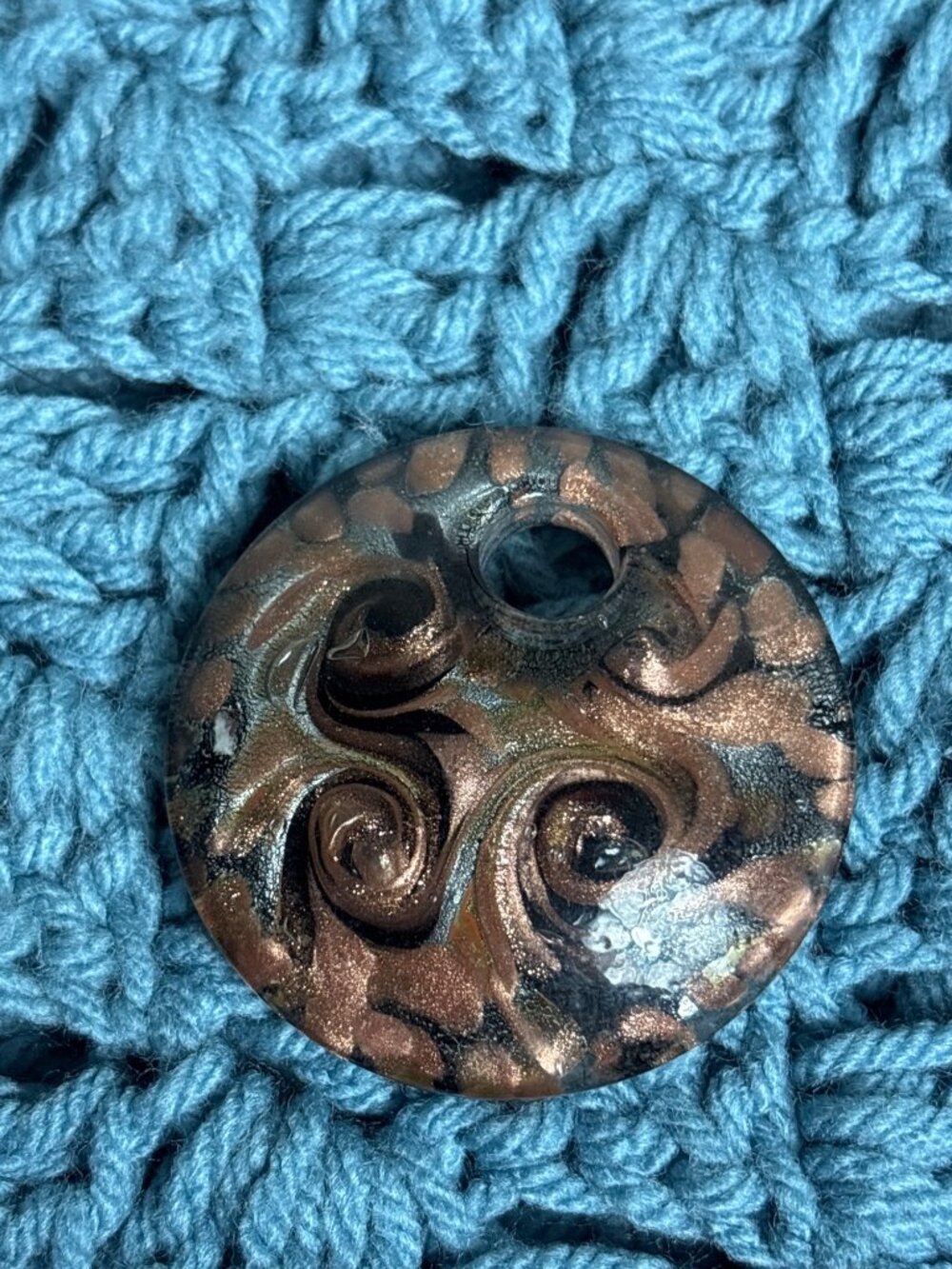 Art Glass Circle Pendant 2 inches - Picture 1 of 2